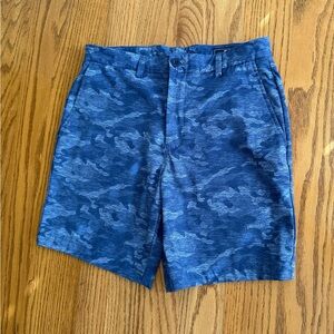 Vineyard vines golf shorts